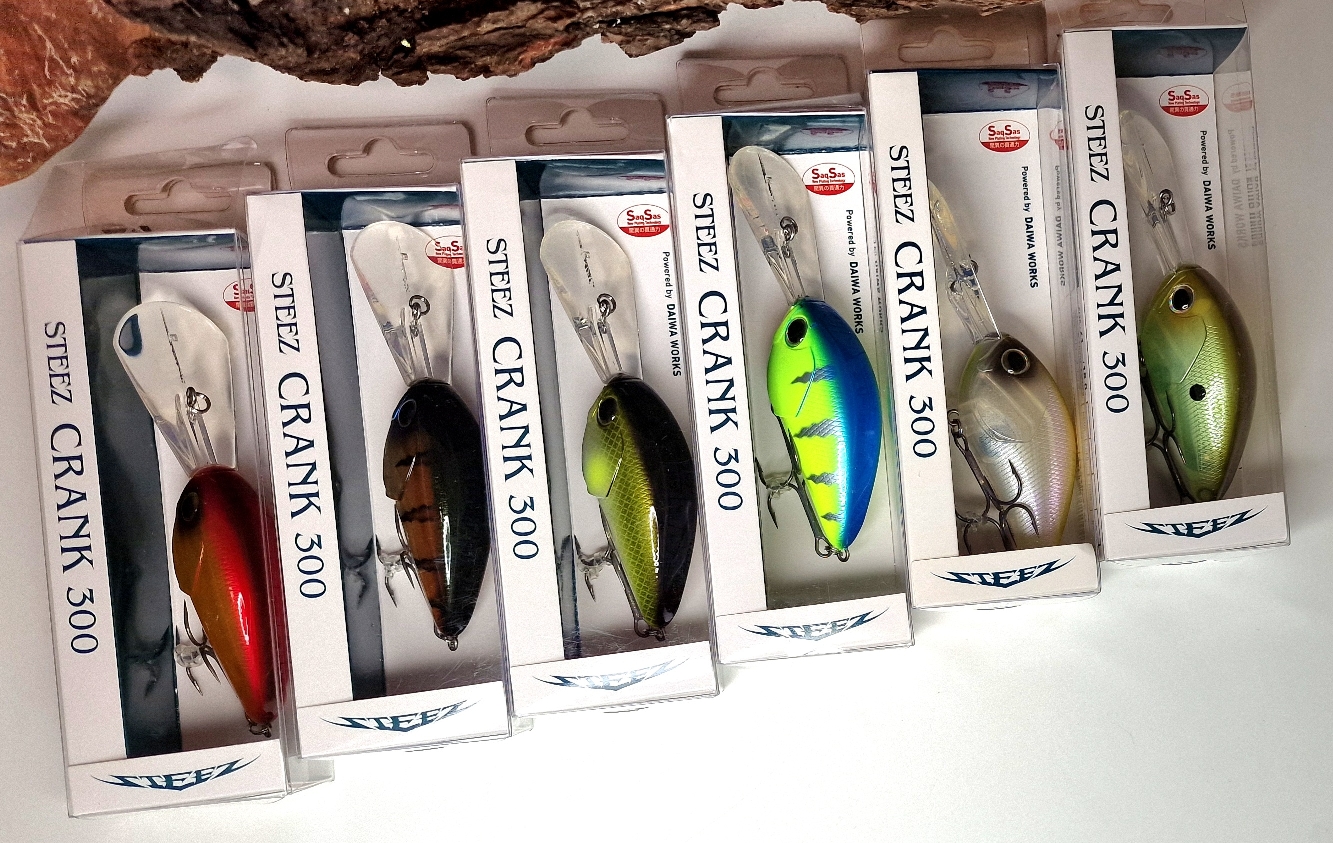 Daiwa Steez Crank 300F DR Deep Runner 6,1cm 18g 7 Farben schwimmend